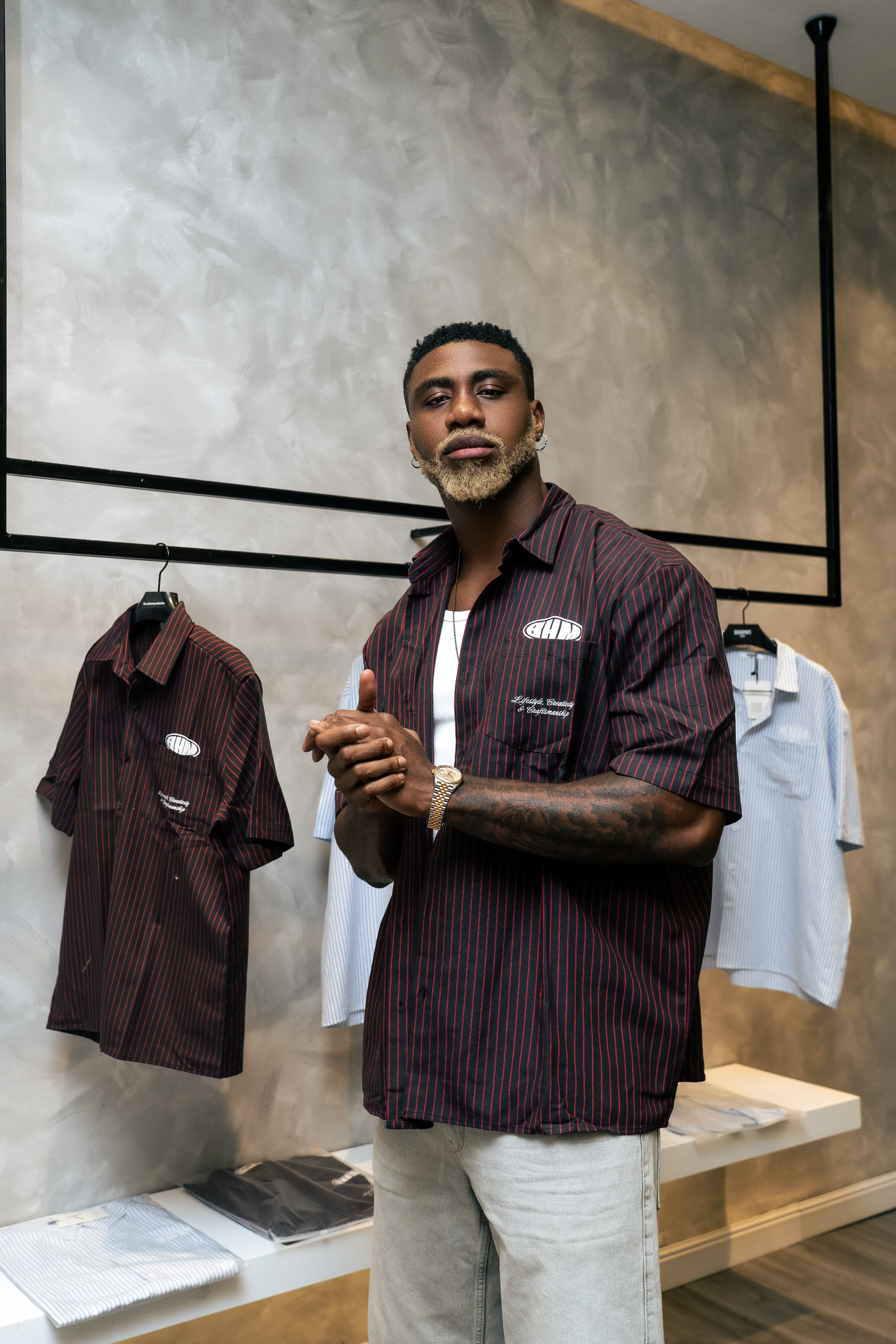 Portrait focused on movement and texture.